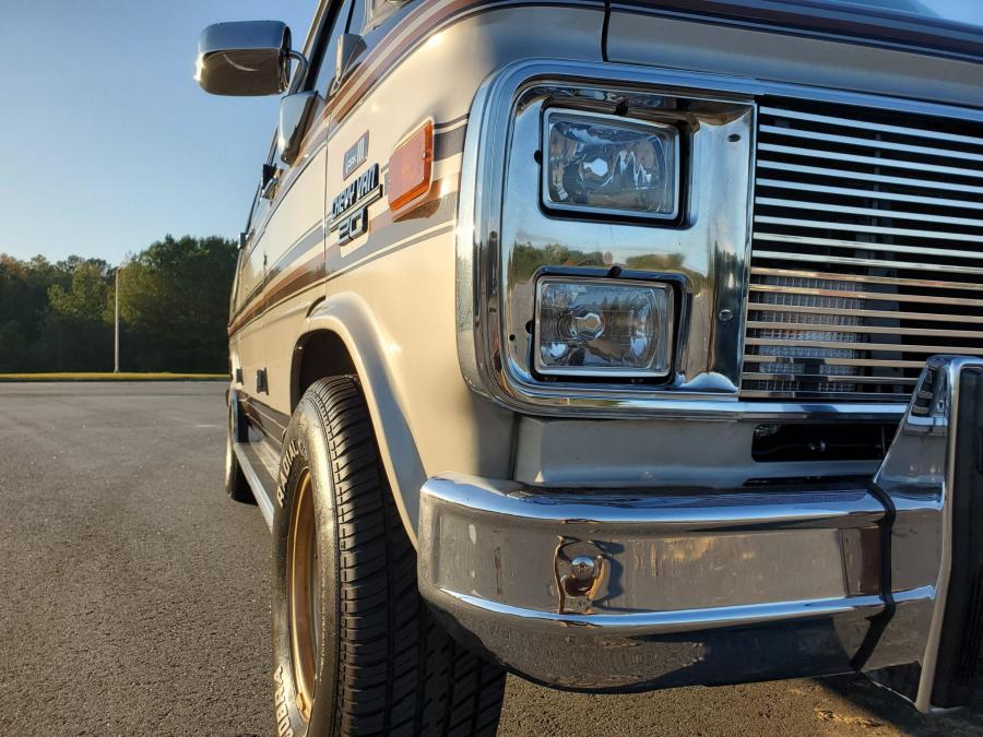 Детали экстерьера Chevrolet G20 Conversion Van  (CG21305) 1988 года  (фото 96 из 257)
